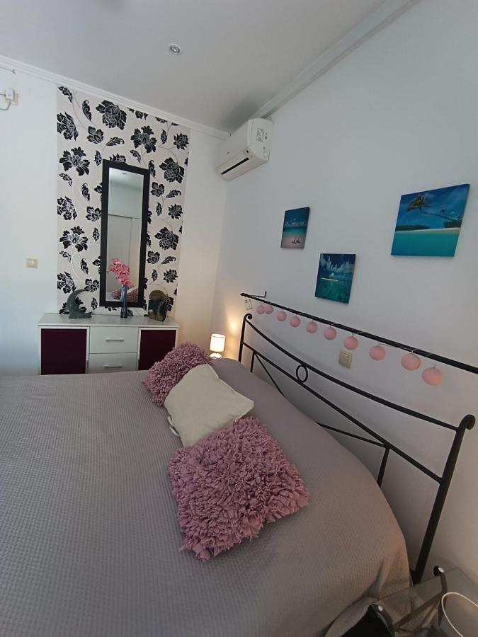 Villa Tania ฮวาร์ ภายนอก รูปภาพ